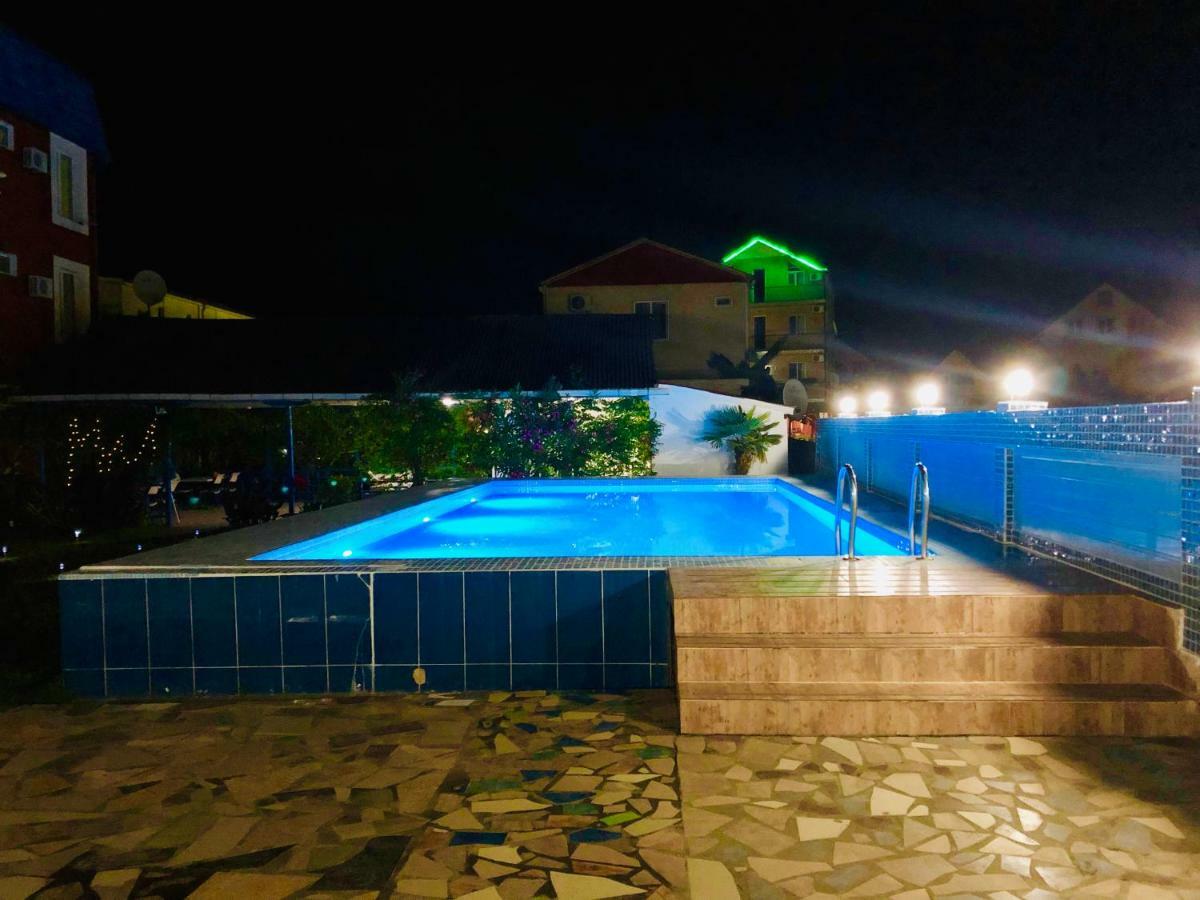 Hotel Mirage Уреки Экстерьер фото